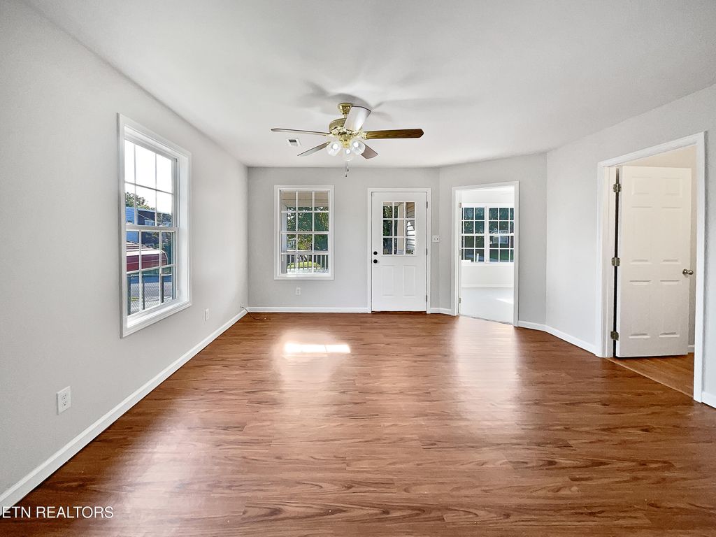 Photo of 2517 Parkview Ave, Knoxville, TN 37914 (MLS # 1318122)