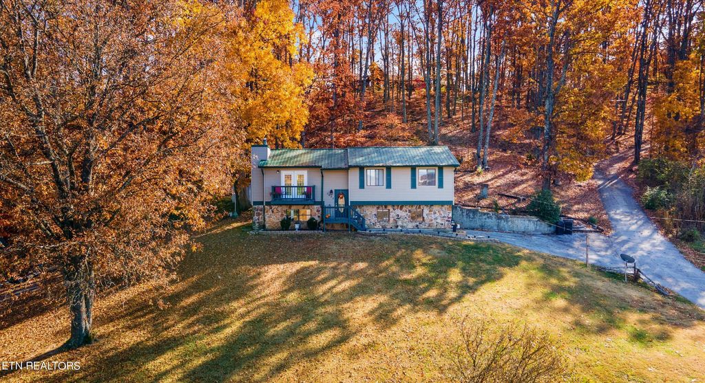 Photo of 3425 Russellwood Drive, Rockford, TN 37853 (MLS # 1245579)