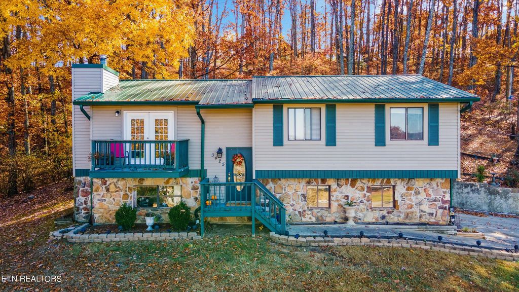 Photo of 3425 Russellwood Drive, Rockford, TN 37853 (MLS # 1245579)