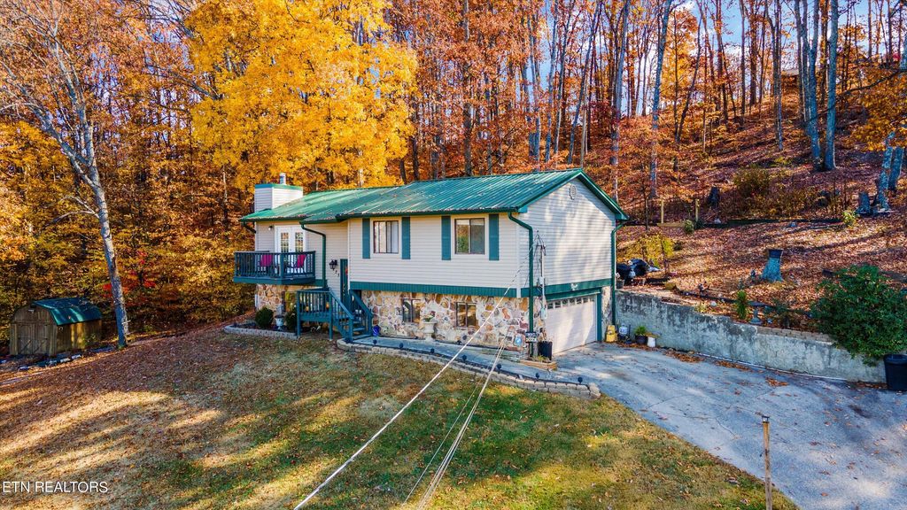 Photo of 3425 Russellwood Drive, Rockford, TN 37853 (MLS # 1245579)