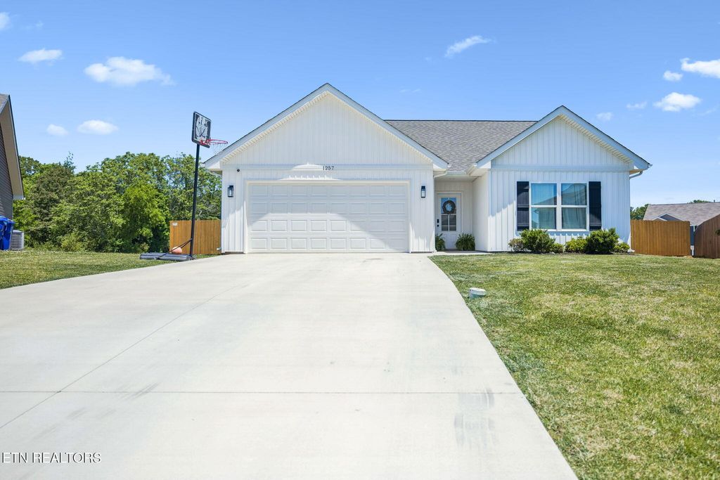 Photo of 1257 Cole Drive, Talbott, TN 37877 (MLS # 1340943)