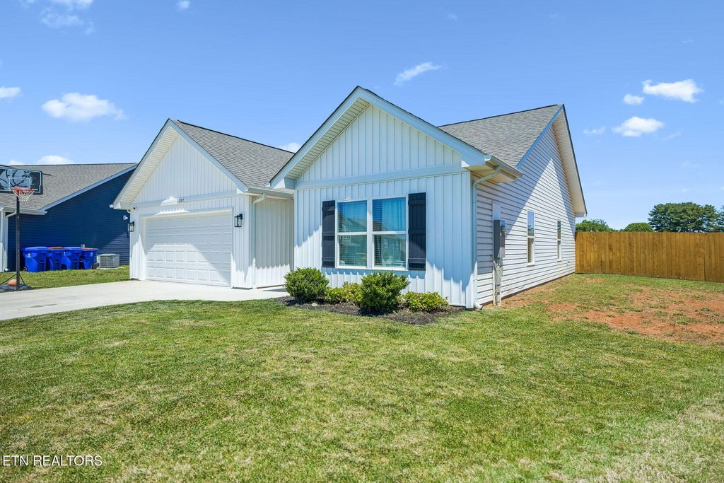 Photo of 1257 Cole Drive, Talbott, TN 37877 (MLS # 1340943)