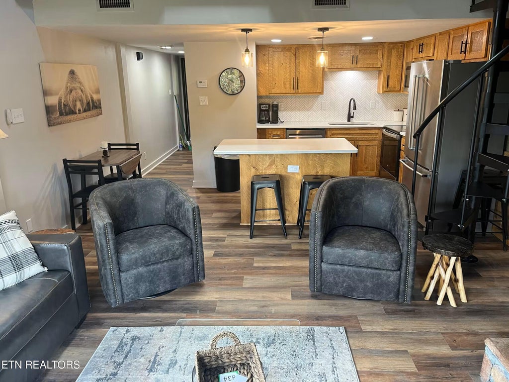 Photo of 1081 Cove Rd #APT 834, Sevierville, TN 37876 (MLS # 1354052)