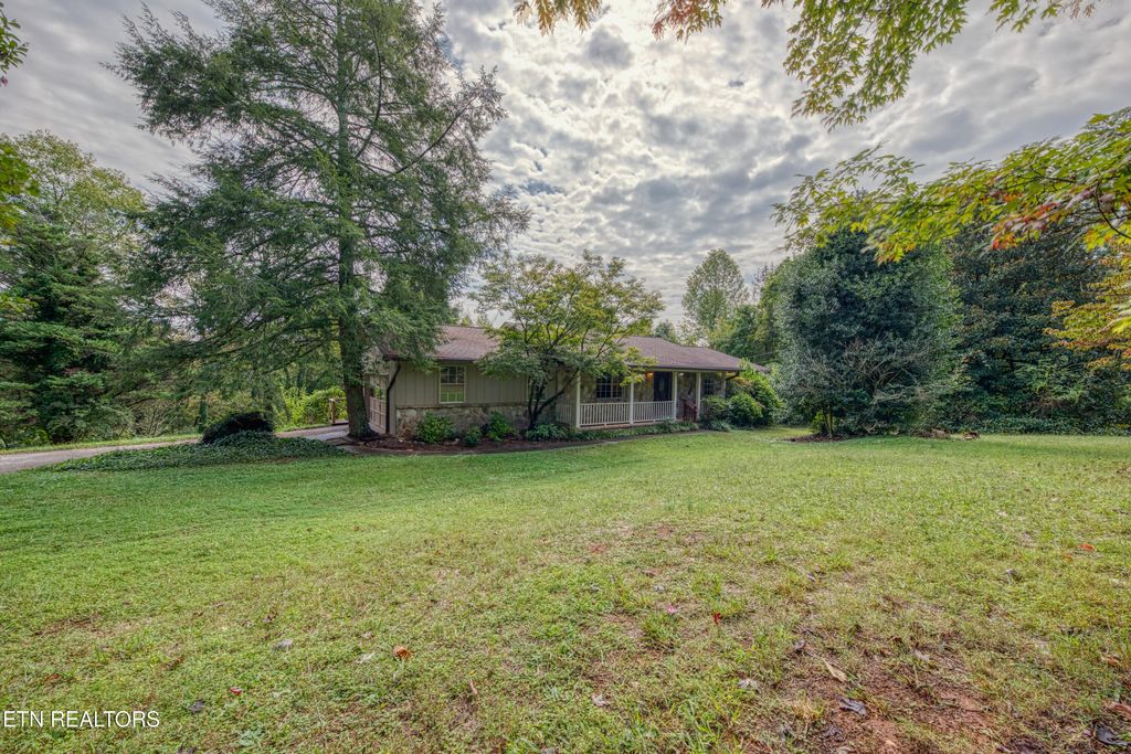 Photo of 2300 Brandywine Drive, Lenoir City, TN 37772 (MLS # 1316564)