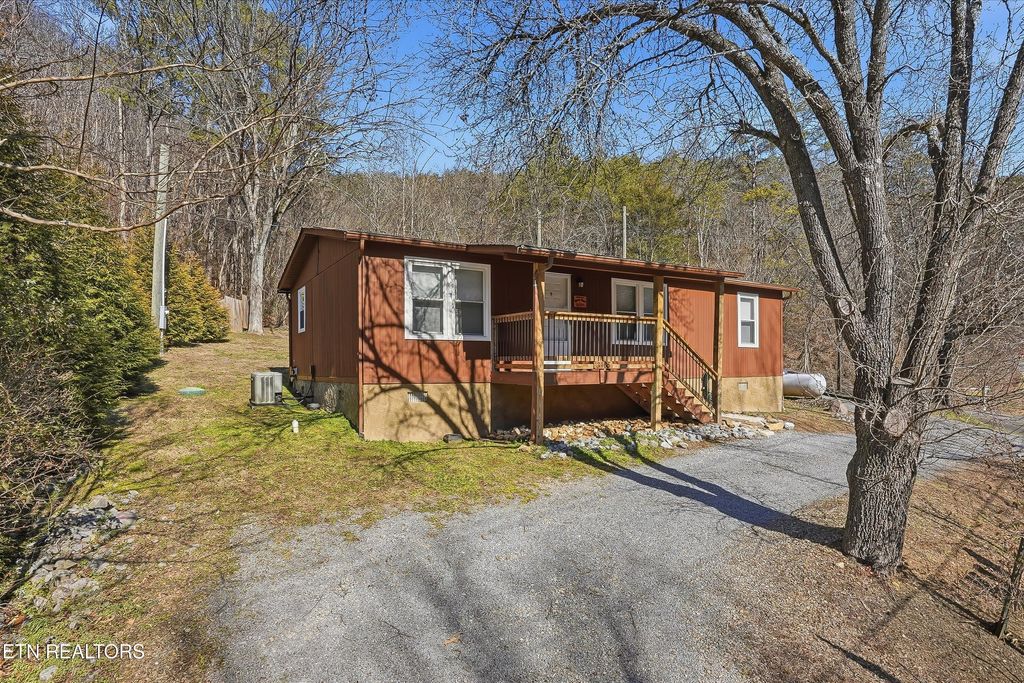 Photo of 3465 Lost Branch Rd, Sevierville, TN 37862 (MLS # 1328496)