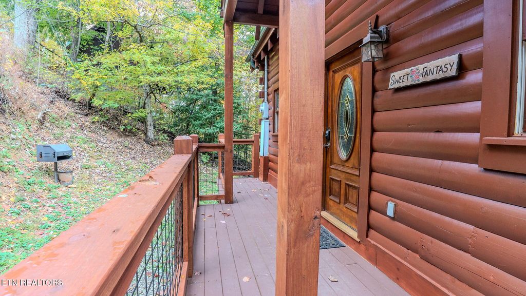 Photo of 2110 Walnut Court, Sevierville, TN 37876 (MLS # 1320662)