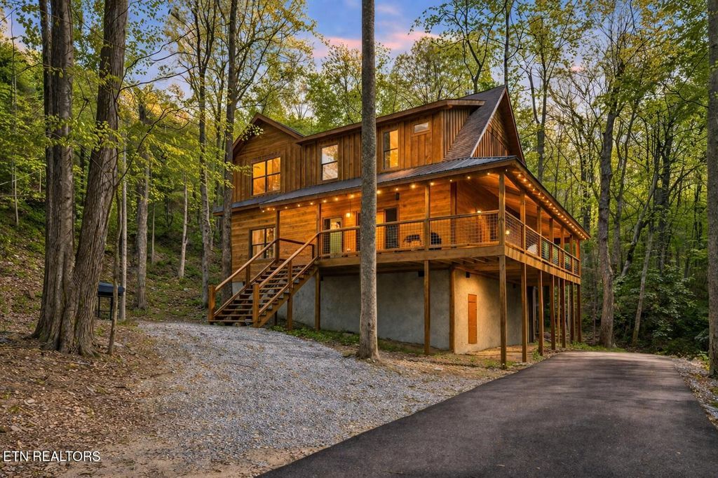 Photo of 3045 Jones Creek Lane, Sevierville, TN 37862 (MLS # 1337146)