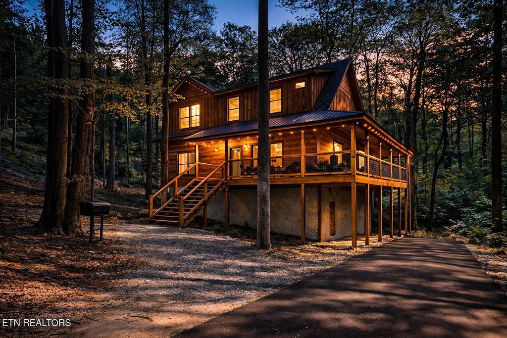 Photo of 3045 Jones Creek Lane, Sevierville, TN 37862 (MLS # 1337146)