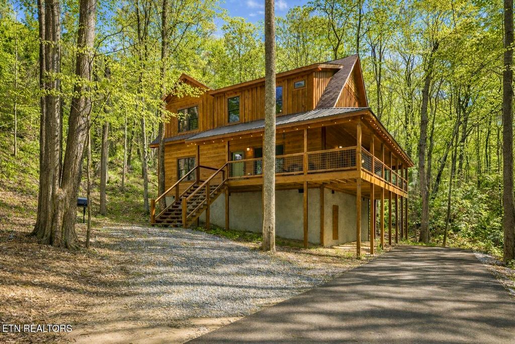 Photo of 3045 Jones Creek Lane, Sevierville, TN 37862 (MLS # 1337146)