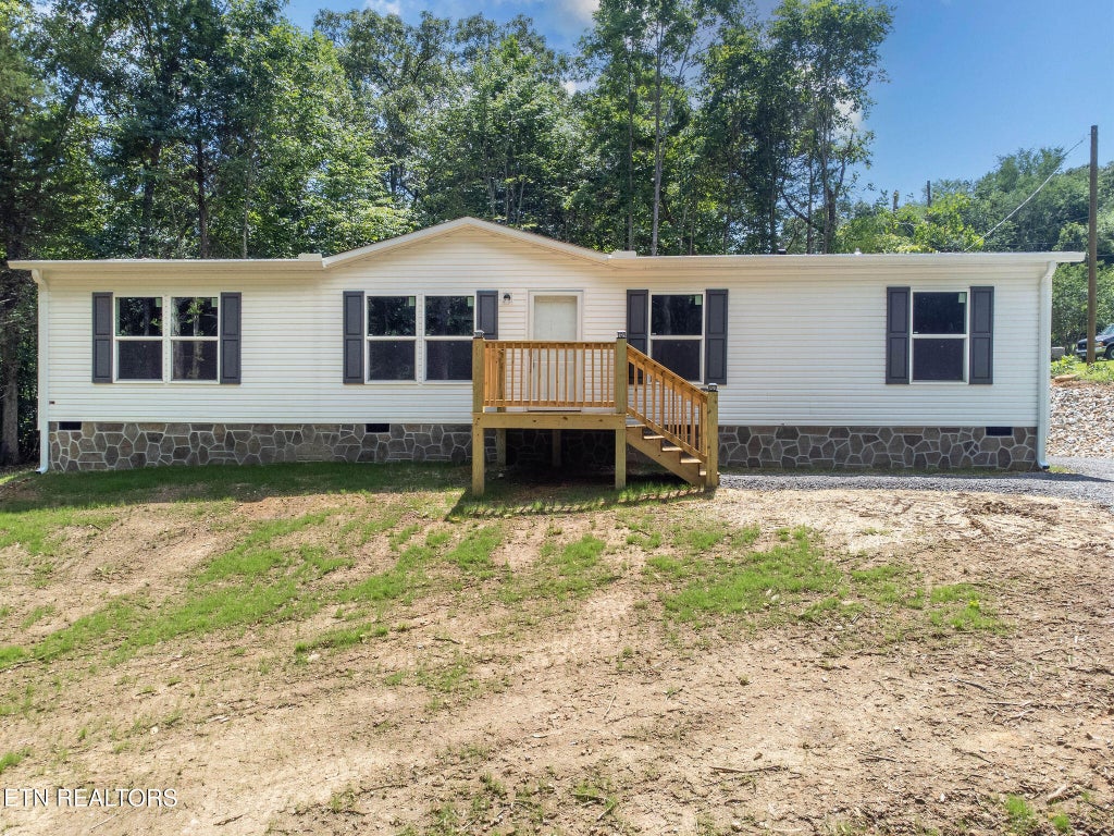 Photo of 135 Pinecrest Drive, Loudon, TN 37774 (MLS # 1345110)