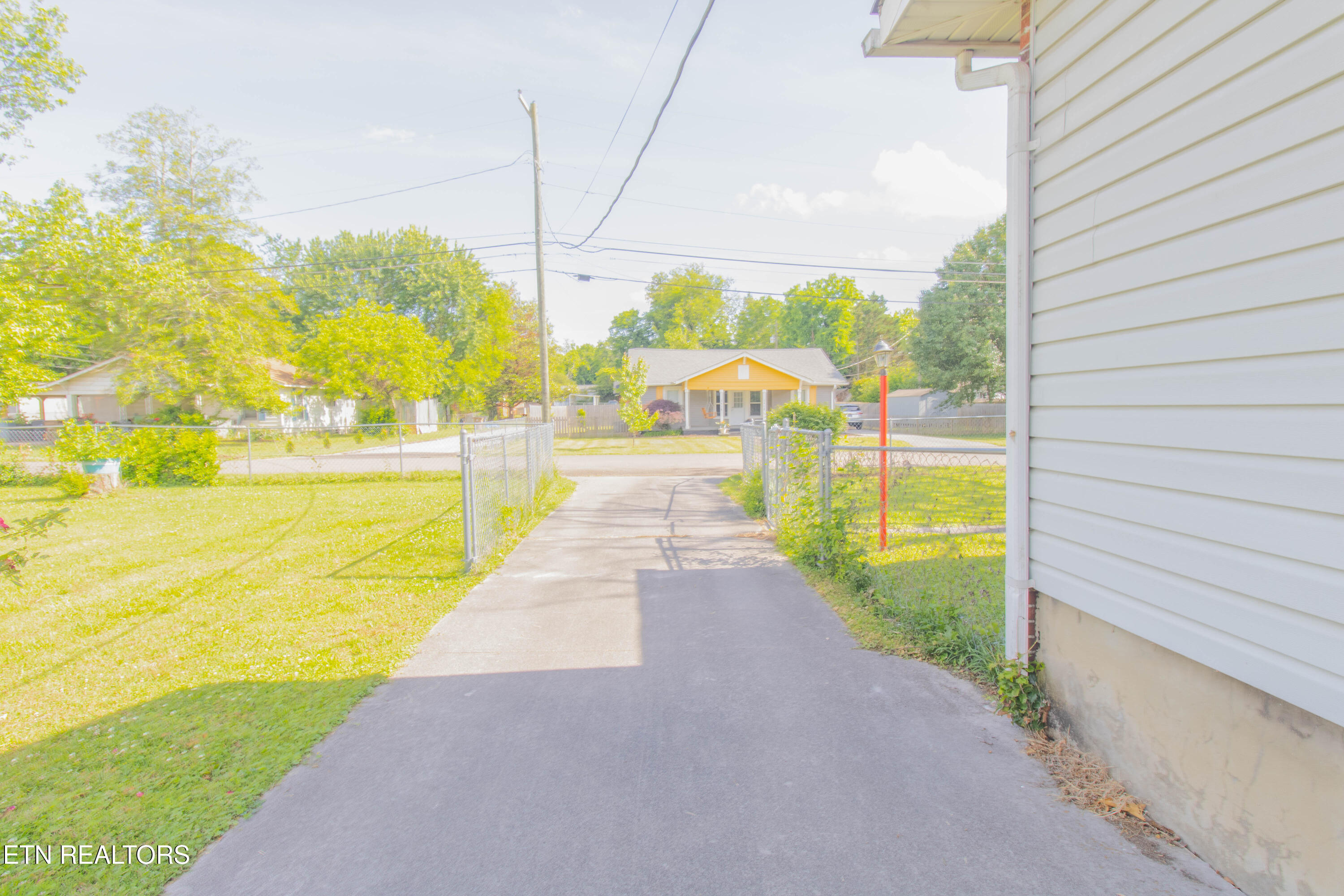 2419 Seymour Ave