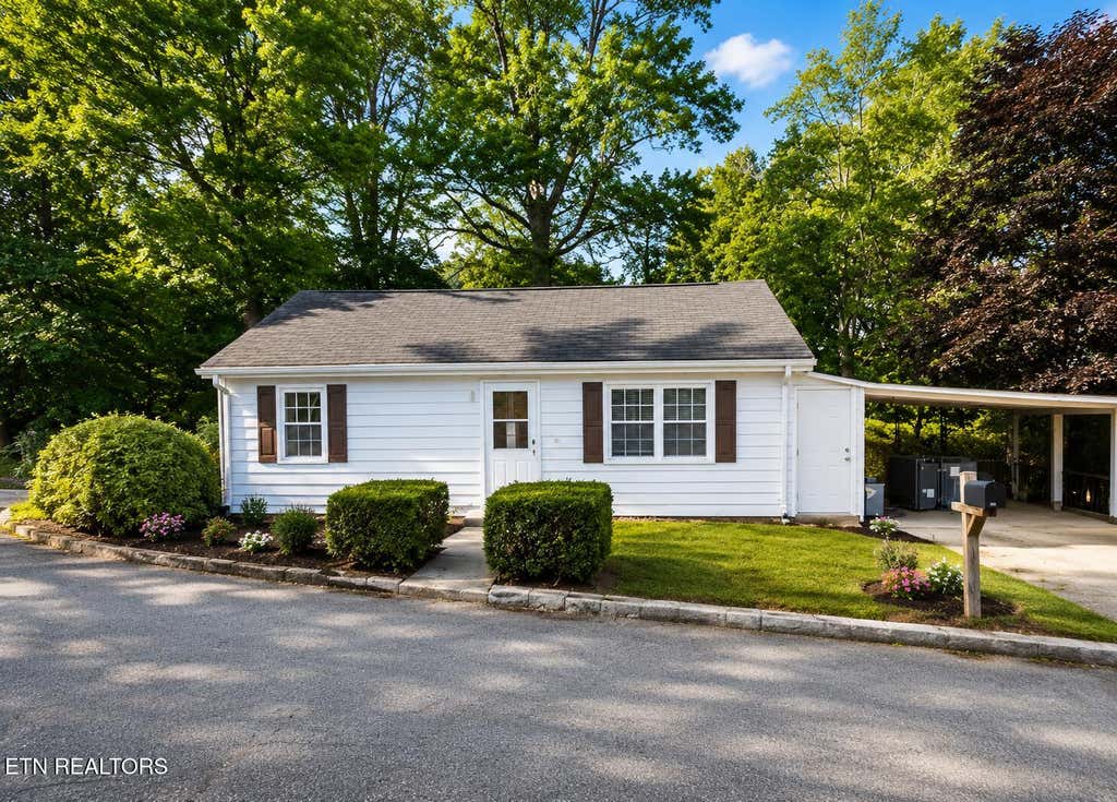 Photo of 108 Ridgewood Rd, Harriman, TN 37748 (MLS # 1345323)