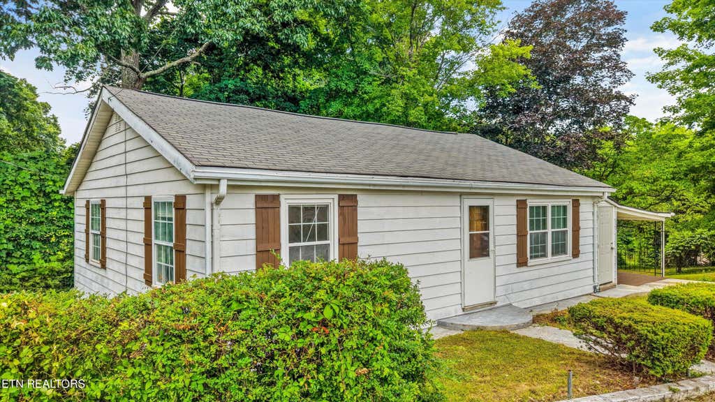 Photo of 108 Ridgewood Rd, Harriman, TN 37748 (MLS # 1345323)