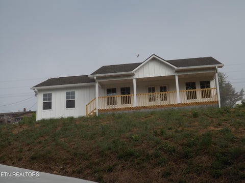 Tiny photo for 328 Wilson Hurst St, Tazewell, TN 37879 (MLS # 1354972)