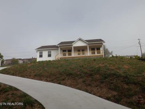Photo of 328 Wilson Hurst St, Tazewell, TN 37879 (MLS # 1354972)