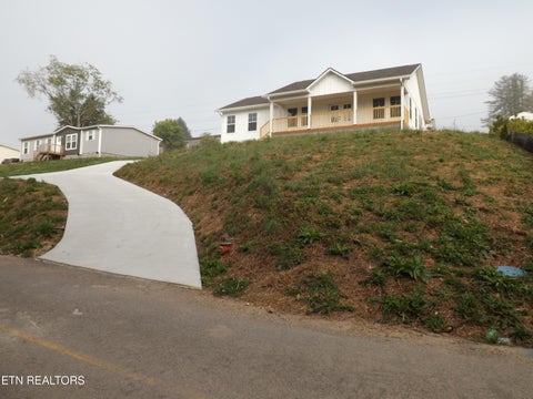 Tiny photo for 328 Wilson Hurst St, Tazewell, TN 37879 (MLS # 1354972)