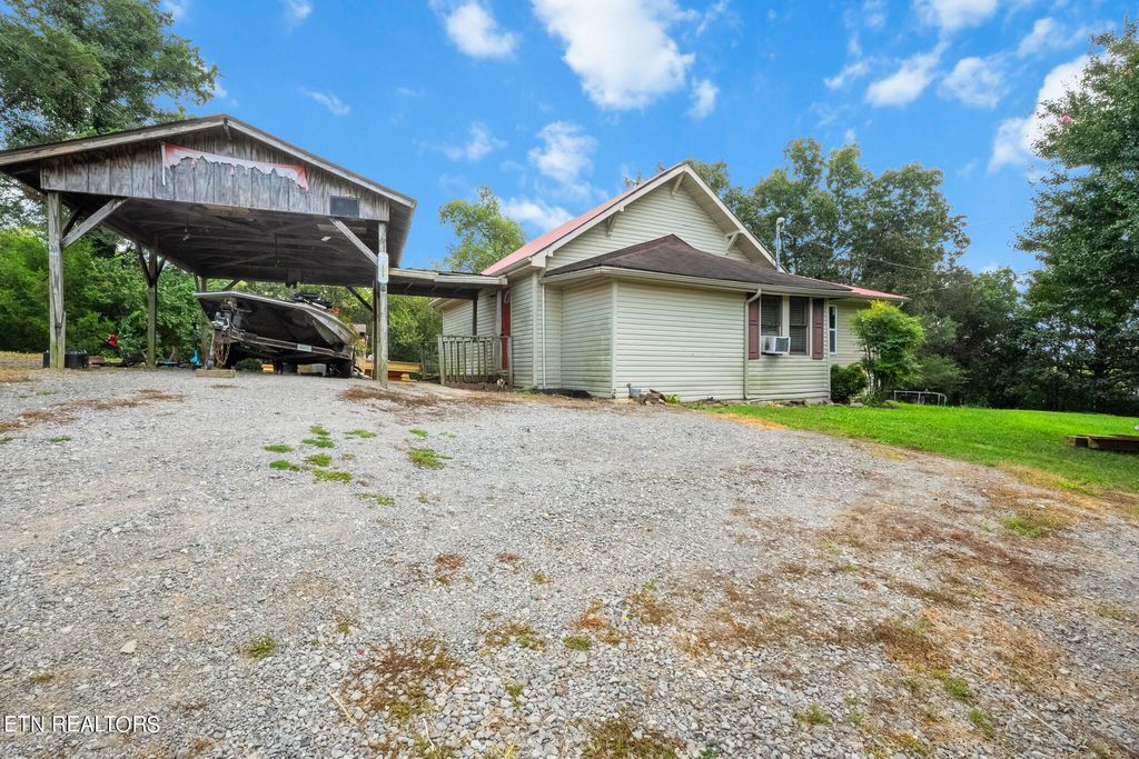 Photo of 603 W Vinegar Valley Rd, Friendsville, TN 37737 (MLS # 1239677)
