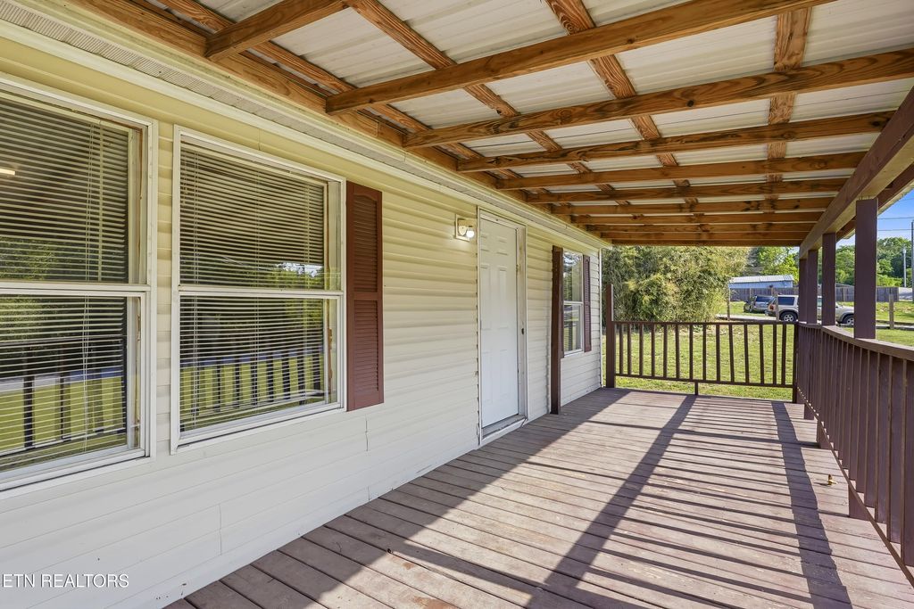 Photo of 152 Woodlawn Drive, Jamestown, TN 38556 (MLS # 1340803)