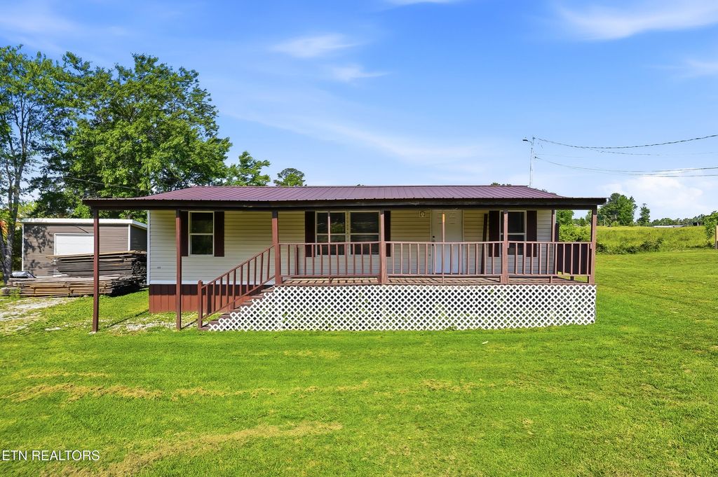 Photo of 152 Woodlawn Drive, Jamestown, TN 38556 (MLS # 1340803)
