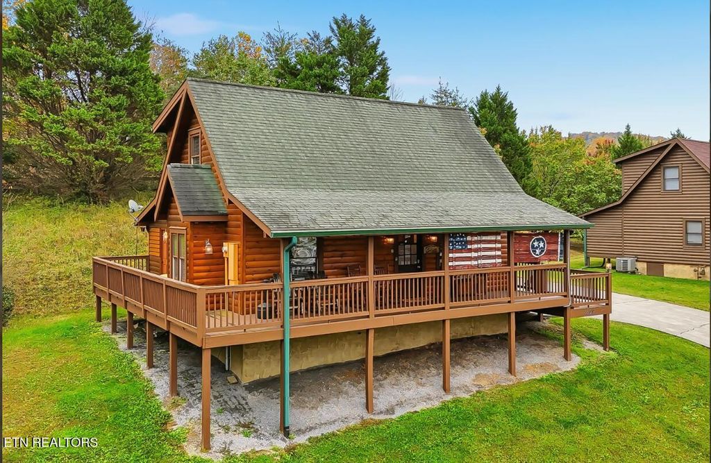 Photo of 429 Keegan Drive, Pigeon Forge, TN 37863 (MLS # 1320869)