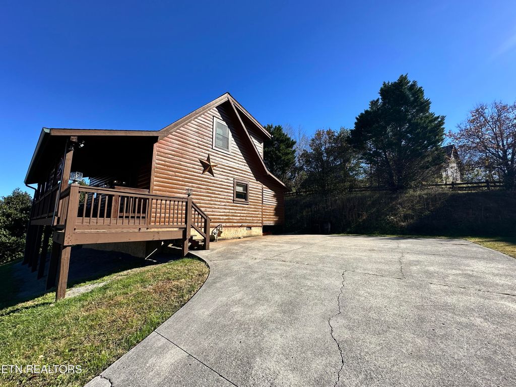 Photo of 429 Keegan Drive, Pigeon Forge, TN 37863 (MLS # 1320869)