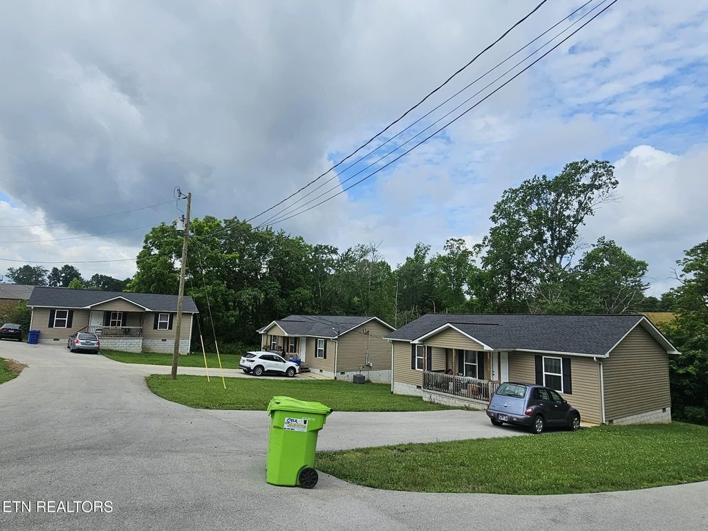 Photo of 823 Peavine Rd, Crossville, TN 38571 (MLS # 1344110)