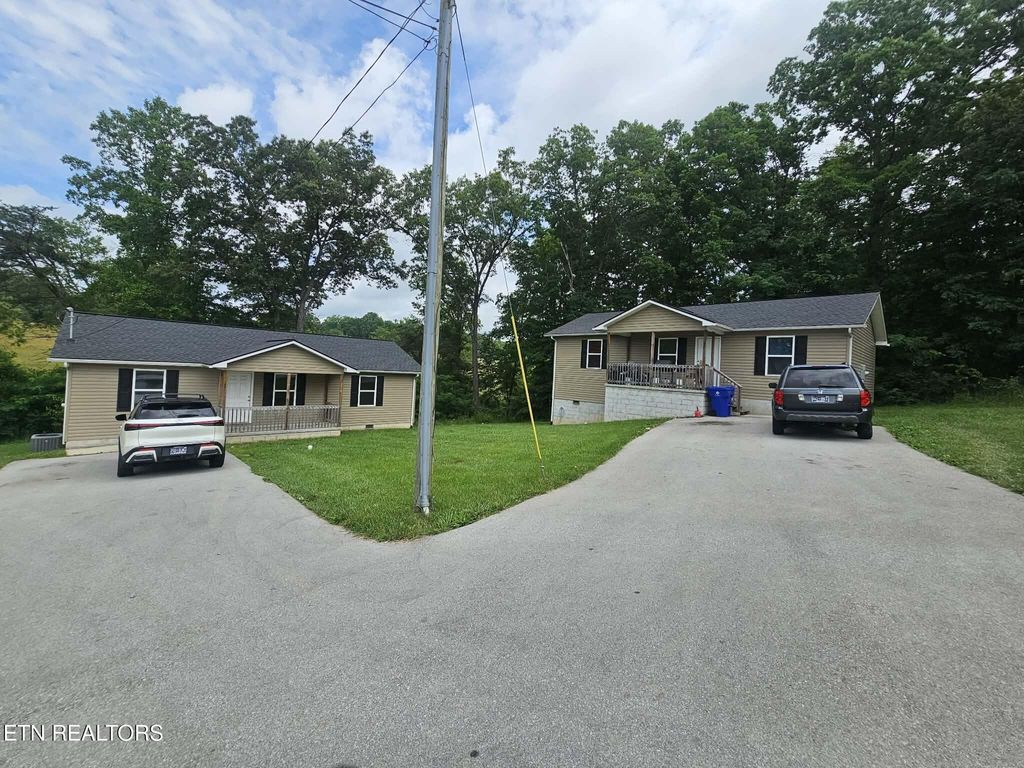 Photo of 823 Peavine Rd, Crossville, TN 38571 (MLS # 1344110)