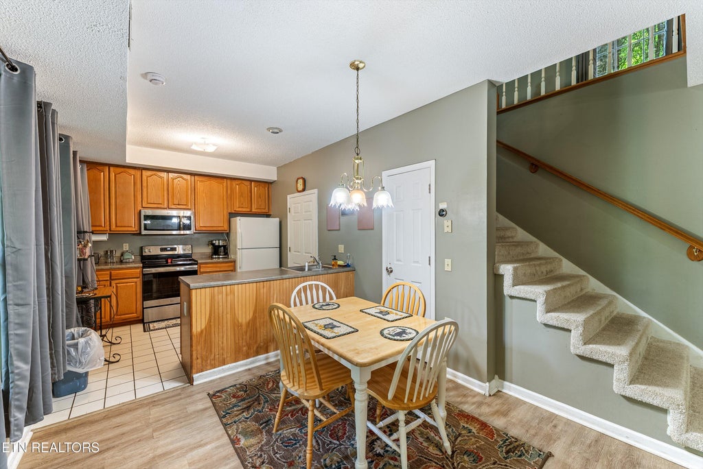 Photo of 1052 Twin Oaks Rd, Gatlinburg, TN 37738 (MLS # 1351144)