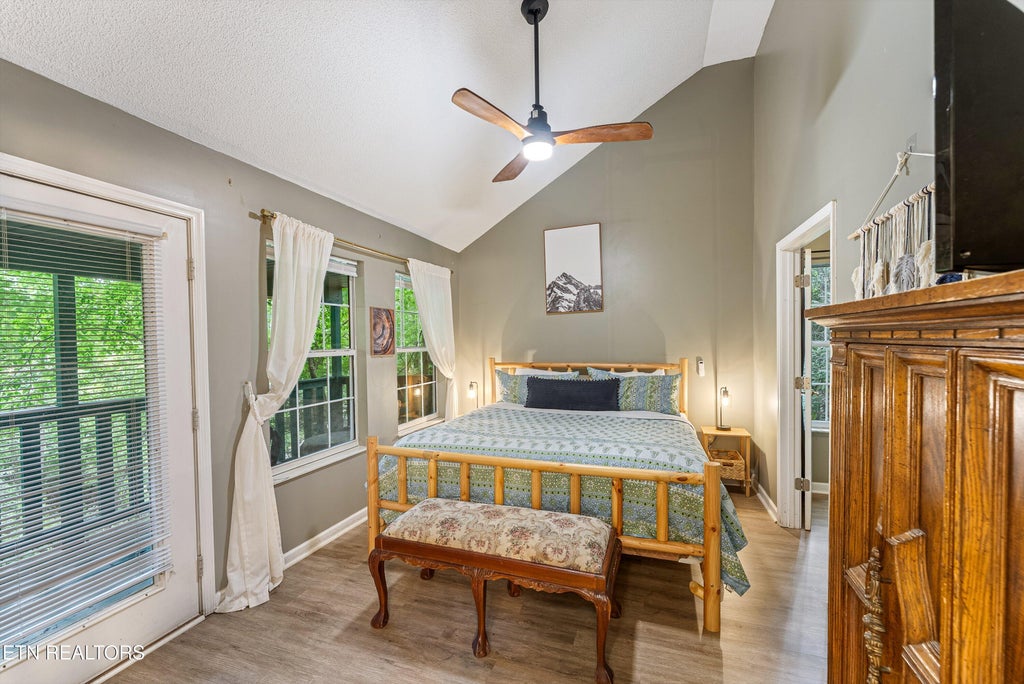 Photo of 1052 Twin Oaks Rd, Gatlinburg, TN 37738 (MLS # 1351144)