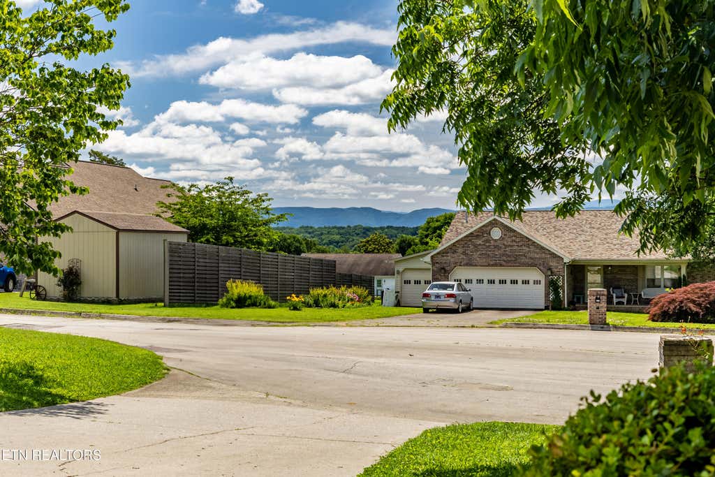 Photo of 4007 Arnhem Circle, Maryville, TN 37801 (MLS # 1344601)