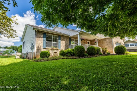Photo of 4007 Arnhem Circle, Maryville, TN 37801 (MLS # 1344601)