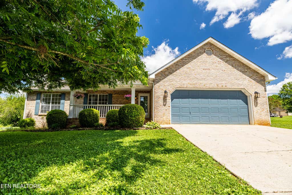 Photo of 4007 Arnhem Circle, Maryville, TN 37801 (MLS # 1344601)