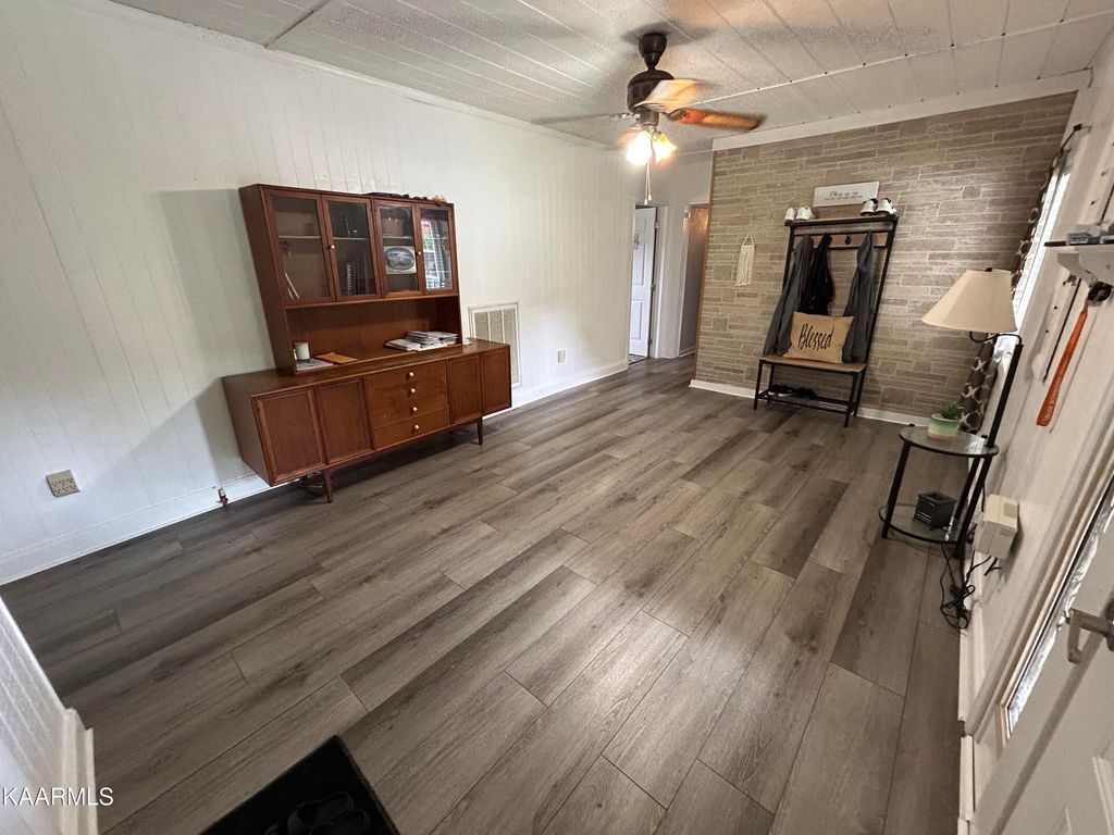 Photo of 145 Meadowview Church Rd, Wartburg, TN 37887 (MLS # 1230971)