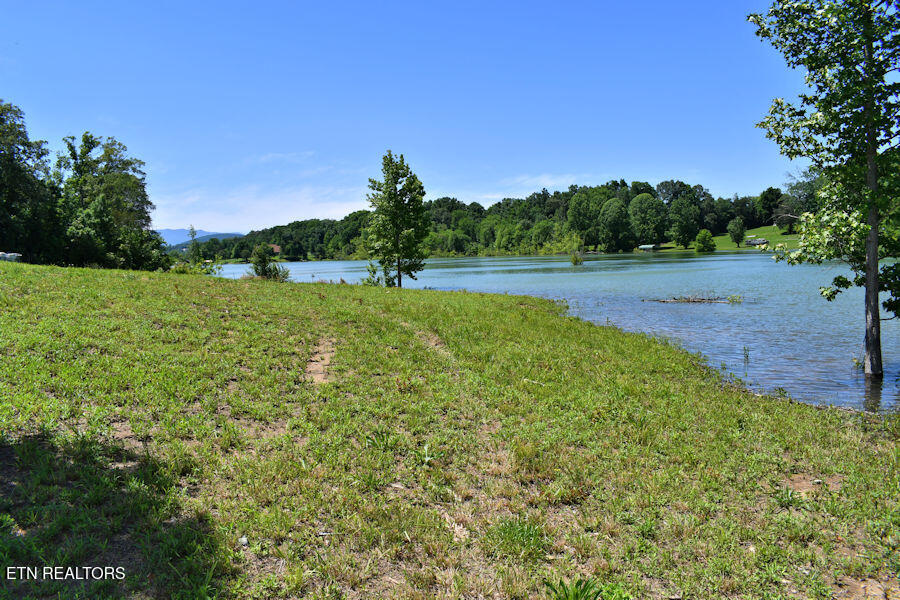 2275 Chestnut Hill Road Rd