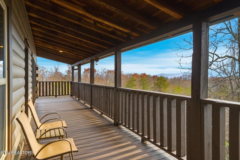 Photo of 2016 Oakmont Dr Drive, Sevierville, TN 37876 (MLS # 1322795)