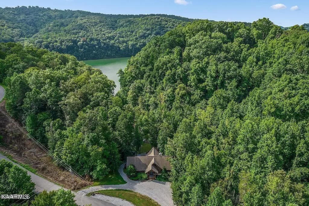 Photo of 136 Landmark Drive, New Tazewell, TN 37825 (MLS # 1235845)