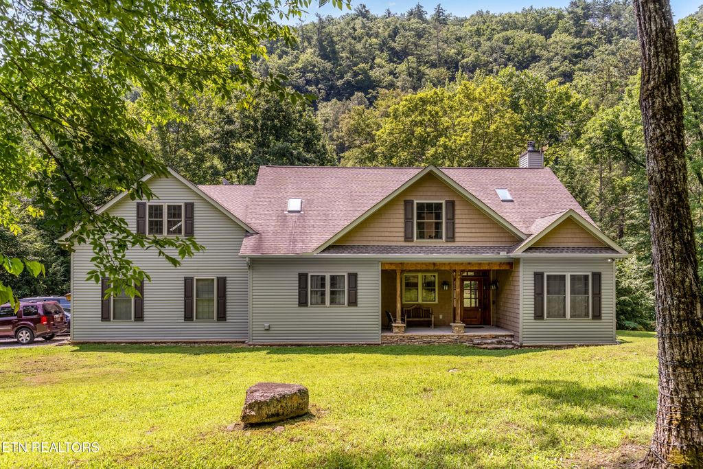 Photo of 1328 E Millers Cove Rd, Walland, TN 37886 (MLS # 1306215)