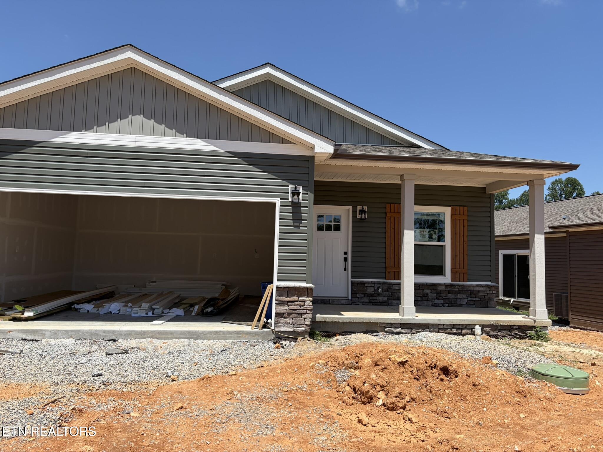 Photo 1 of 16 — 3957 Crimson Clover Lane, Knoxville, TN 37924