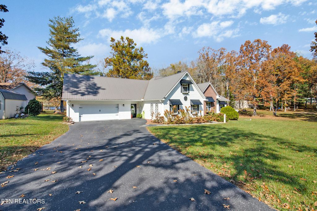 Photo of 9521 Cherokee Trl Trl, Crossville, TN 38572 (MLS # 1281288)
