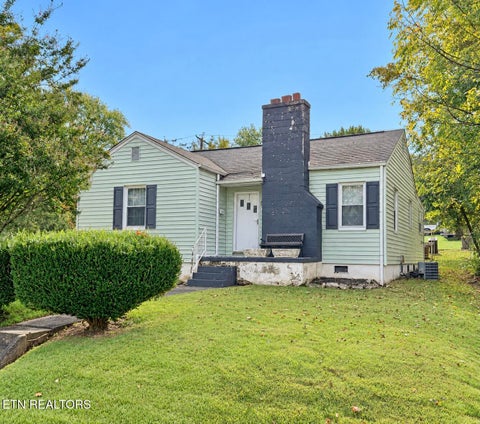 Photo of 820 Oglewood Ave, Knoxville, TN 37917 (MLS # 1357509)