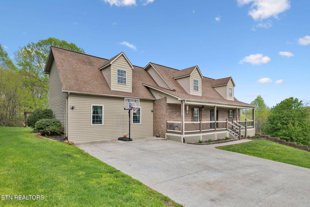 Photo of 124 Ledwell Drive, Seymour, TN 37865 (MLS # 1302531)