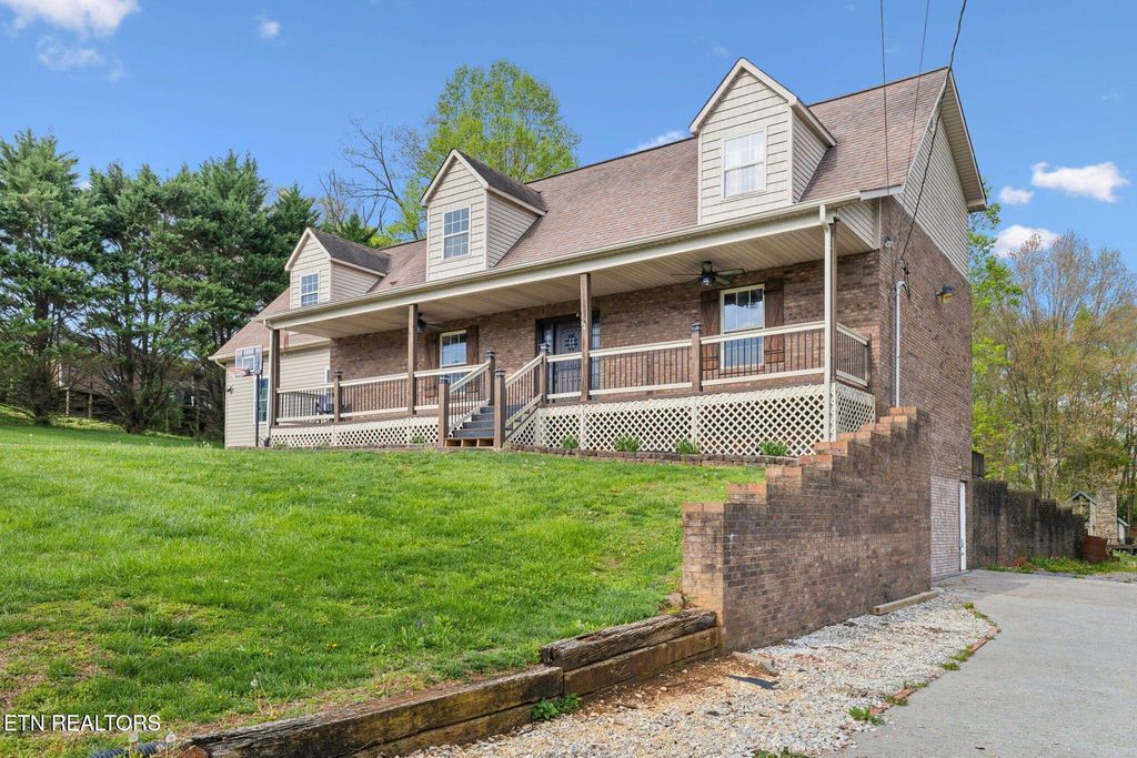 Photo of 124 Ledwell Drive, Seymour, TN 37865 (MLS # 1302531)