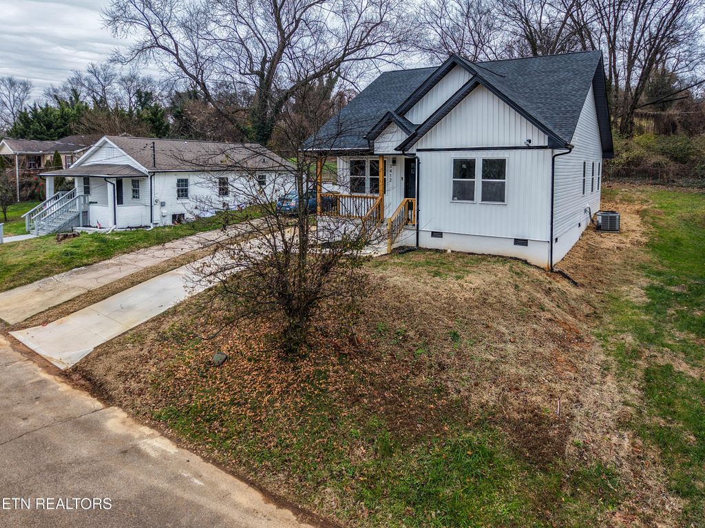 Photo of 3412 Ashland Ave, Knoxville, TN 37914 (MLS # 1323886)