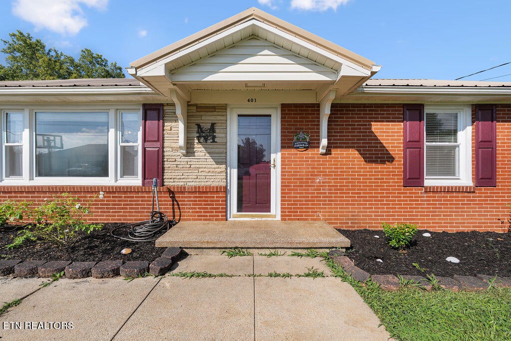 Photo of 401 White Ave, Morristown, TN 37814 (MLS # 1353358)