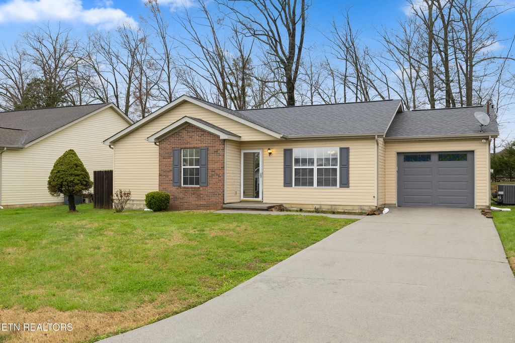 Photo of 154 Nicole Chase Lane, Knoxville, TN 37924 (MLS # 1333032)