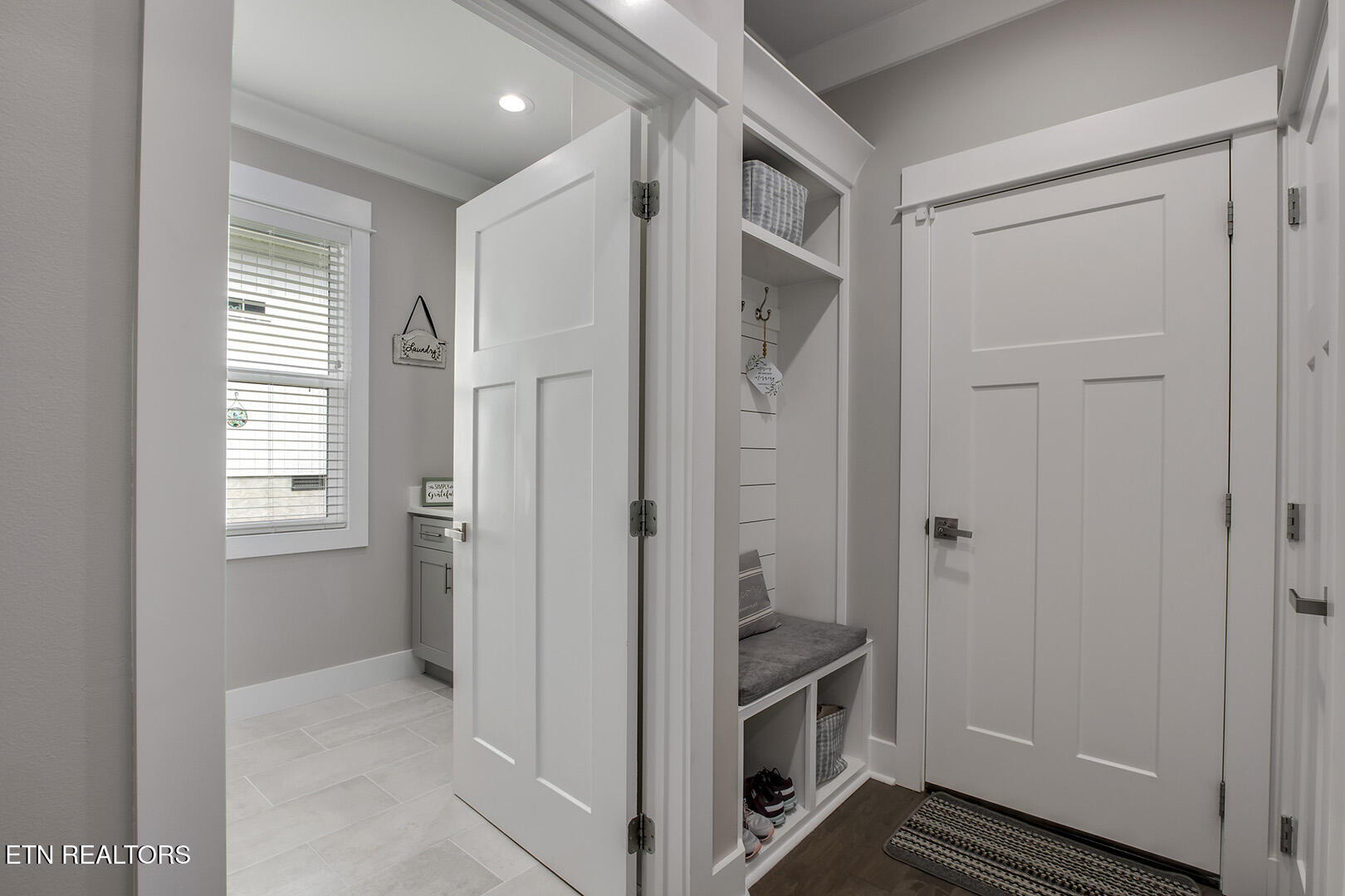 Loudon, Tennessee 37774, United States, 3 Bedrooms Bedrooms, ,2 BathroomsBathrooms,Residential,Pending,184392