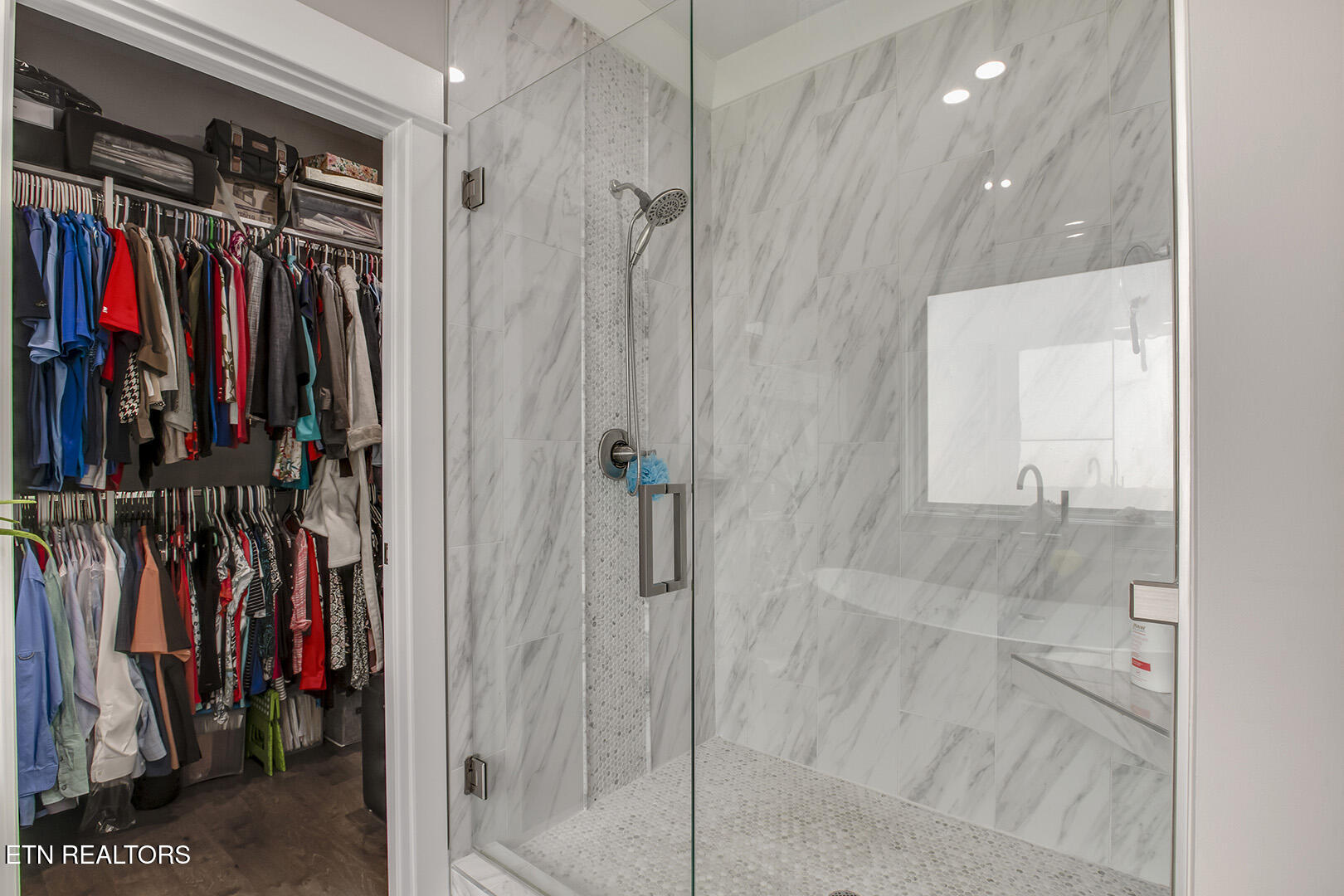 Loudon, Tennessee 37774, United States, 3 Bedrooms Bedrooms, ,2 BathroomsBathrooms,Residential,Pending,184392