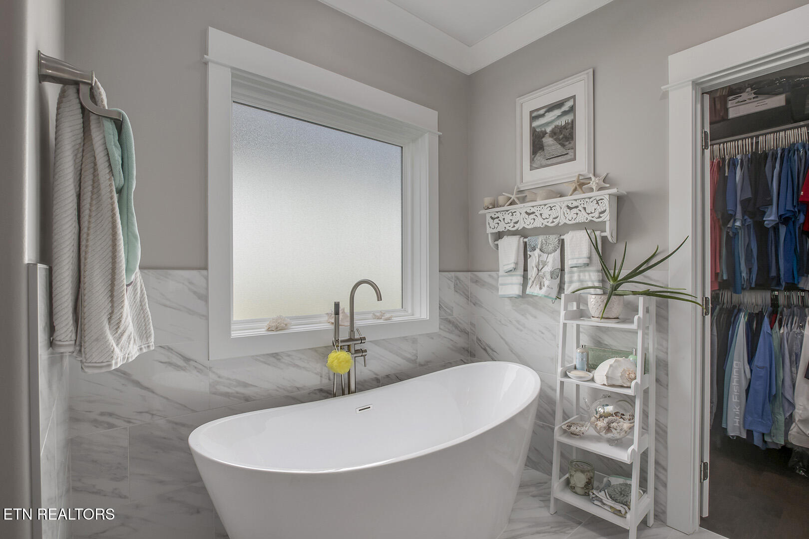 Loudon, Tennessee 37774, United States, 3 Bedrooms Bedrooms, ,2 BathroomsBathrooms,Residential,Pending,184392