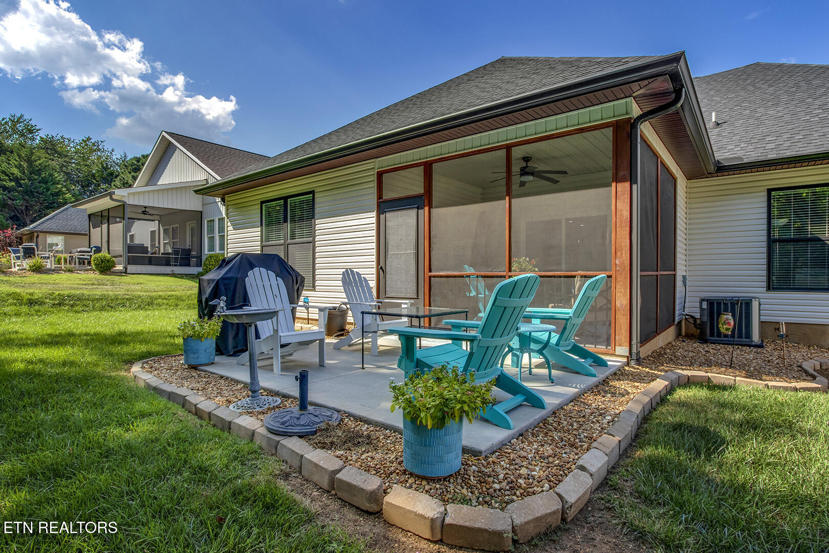 Loudon, Tennessee 37774, United States, 3 Bedrooms Bedrooms, ,2 BathroomsBathrooms,Residential,Pending,184392