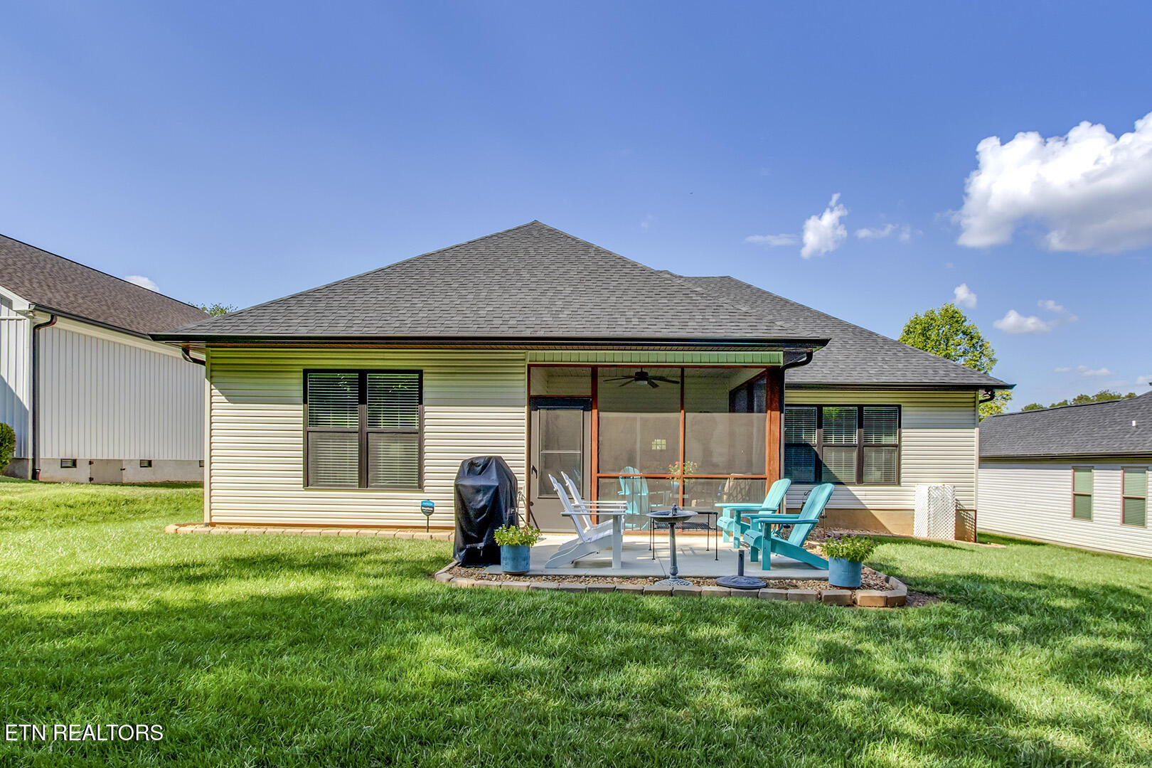 Loudon, Tennessee 37774, United States, 3 Bedrooms Bedrooms, ,2 BathroomsBathrooms,Residential,Pending,184392